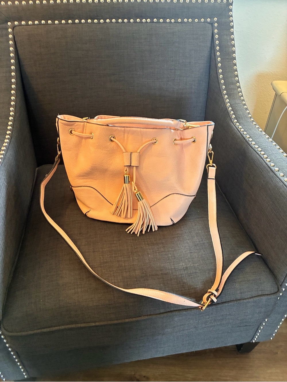 Kate Spade Southport Avenue Pebbled Leather Bucket Bag – Pastel Pink / Peach